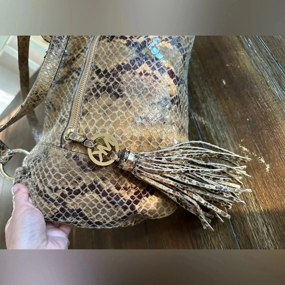 Michael Kors hobo bag - Picture 12 of 16